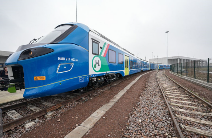 In Lombardia arriveranno 51 nuovi treni e la prima linea ferroviaria a idrogeno
