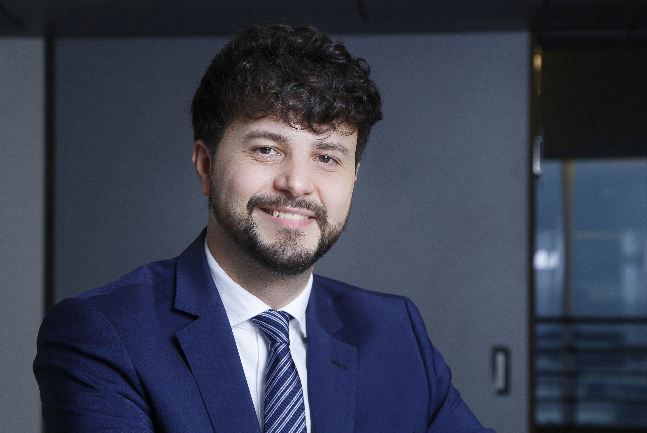 L’intervista a Brando Benifei, relatore della legge sull’intelligenza artificiale al Parlamento europeo