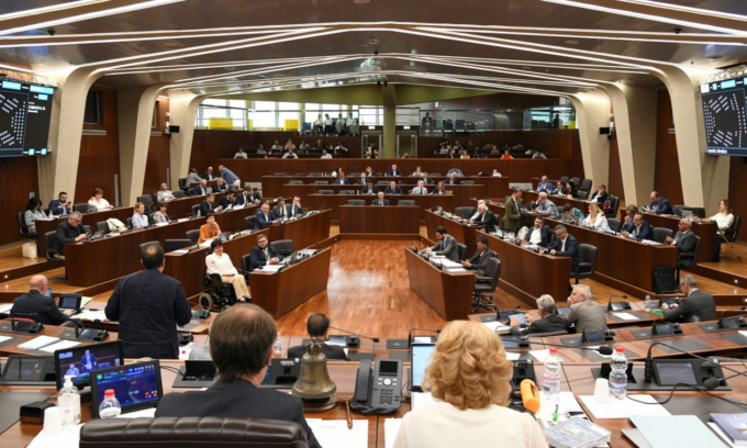 Vitalizi politici della Regione Lombardia: l’assegno è stato approvato con 49 voti a favore e 17 contrari