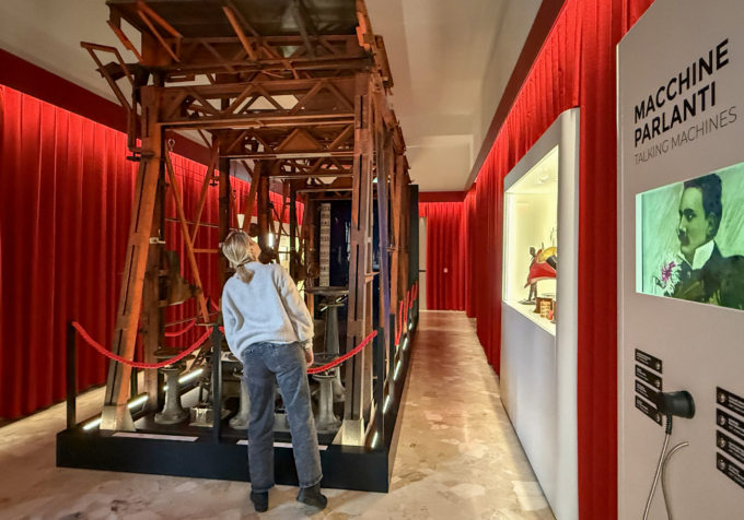 Al Museo della Scienza esposto il palco del teatro alla Scala