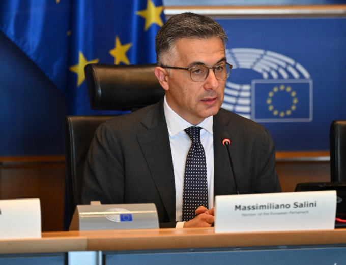 Il vicepresidente del Partito Popolare Europeo Salini: “All’Ue serve una difesa comune”