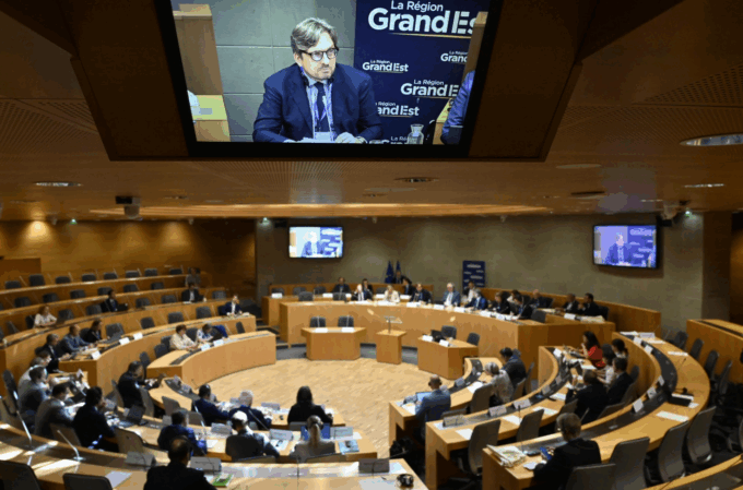 Automotive, l’intervento dell’assessore lombardo Guidesi: “La UE cambi rotta e decida se vuol far morire il comparto o salvarlo”