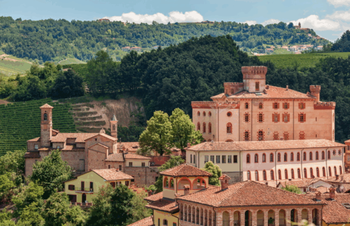 Piccoli itinerari tra Langhe e Roero secondo i suggerimenti del Touring Club Italiano