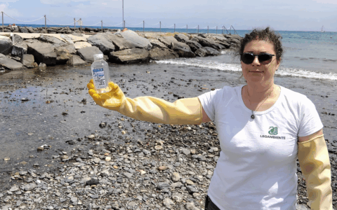 Goletta Verde di Legambiente è arrivata in Liguria: oltre metà dei prelievi fuori dai limiti di legge