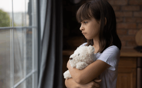 Anche nel Nordovest aumentano i reati contro i minori secondo Terre des Hommes