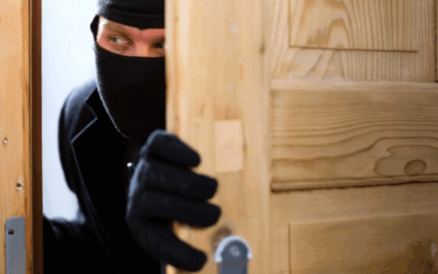 Secondo il Censis in Lombardia si sono contate più denunce per furti in casa nel 2024