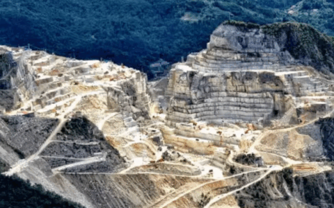 Con 280 siti estrattivi sul territorio è la Lombardia ad avere il record nel report cave in Italia di Legambiente