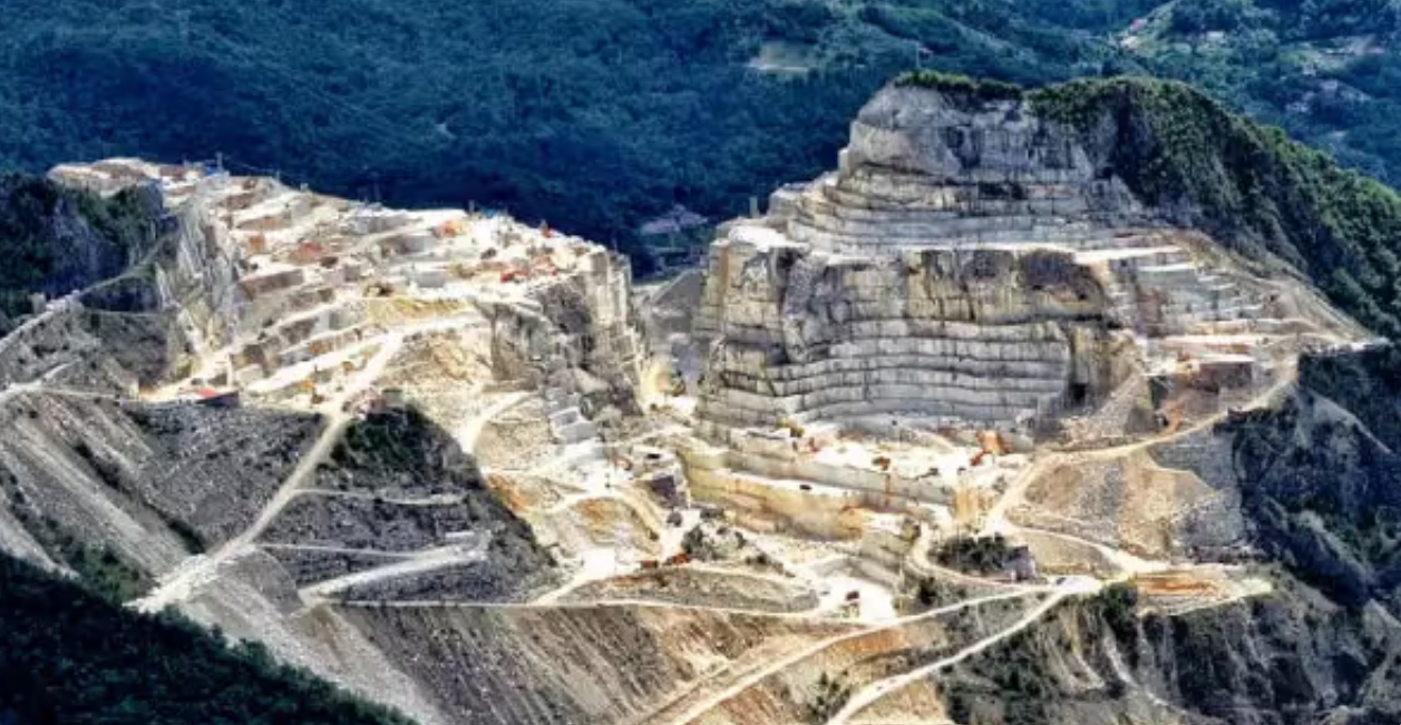 Con 280 siti estrattivi sul territorio è la Lombardia ad avere il record nel report cave in Italia di Legambiente