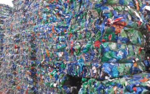 In Italia cala il riciclo della plastica: nel 2025 il fatturato delle imprese del settore è in calo