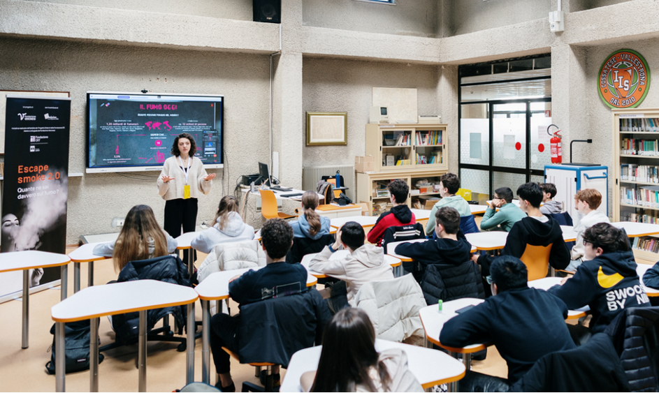 Fondazione Veronesi e Crt sul campo per spiegare ai ragazzi i rischi del fumo
