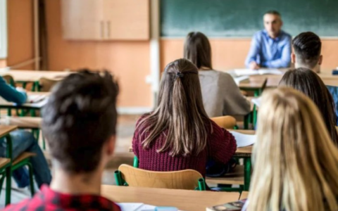 Dote scuola in Lombardia il sostegno di studenti e famiglie con 150 milioni di euro