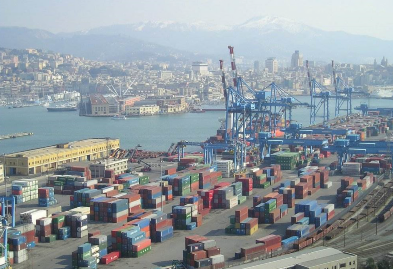 Merci e passeggeri il record del sistema portuale del Mar Ligure Occidentale nel 2025