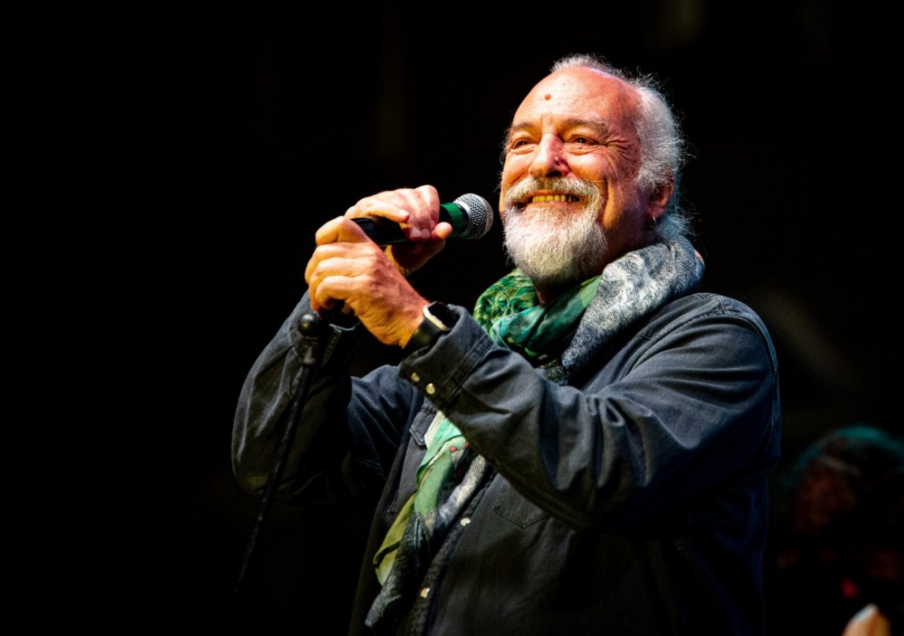 Eugenio Finardi celebra 50 anni di musica e il suo percorso artistico con nuovi concerti in tutta Italia