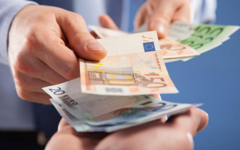 I neolaureati italiani hanno gli stipendi tra i più bassi d’Europa