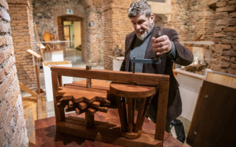 Le macchine funzionanti di Leonardo Da Vinci in mostra a Torino, nelle storiche sale di Palazzo Barolo