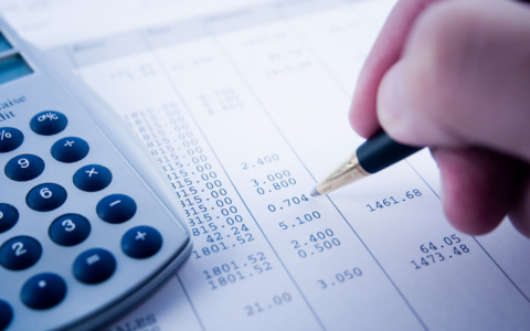 Entro il 7 giugno il decreto legislativo su parità e trasparenza salariale