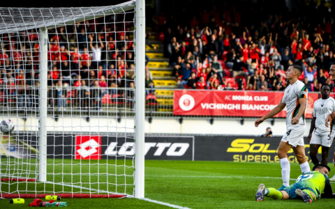 A Milano il derby si gioca anche sulla media spettatori allo stadio