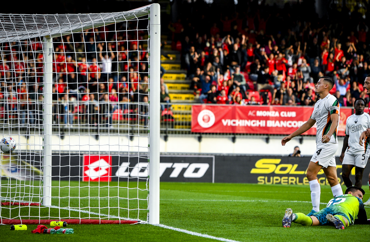 A Milano il derby si gioca anche sulla media spettatori allo stadio