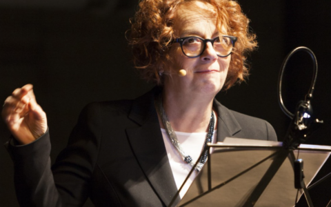 Laura Curino: «Il teatro? Per restare umana»