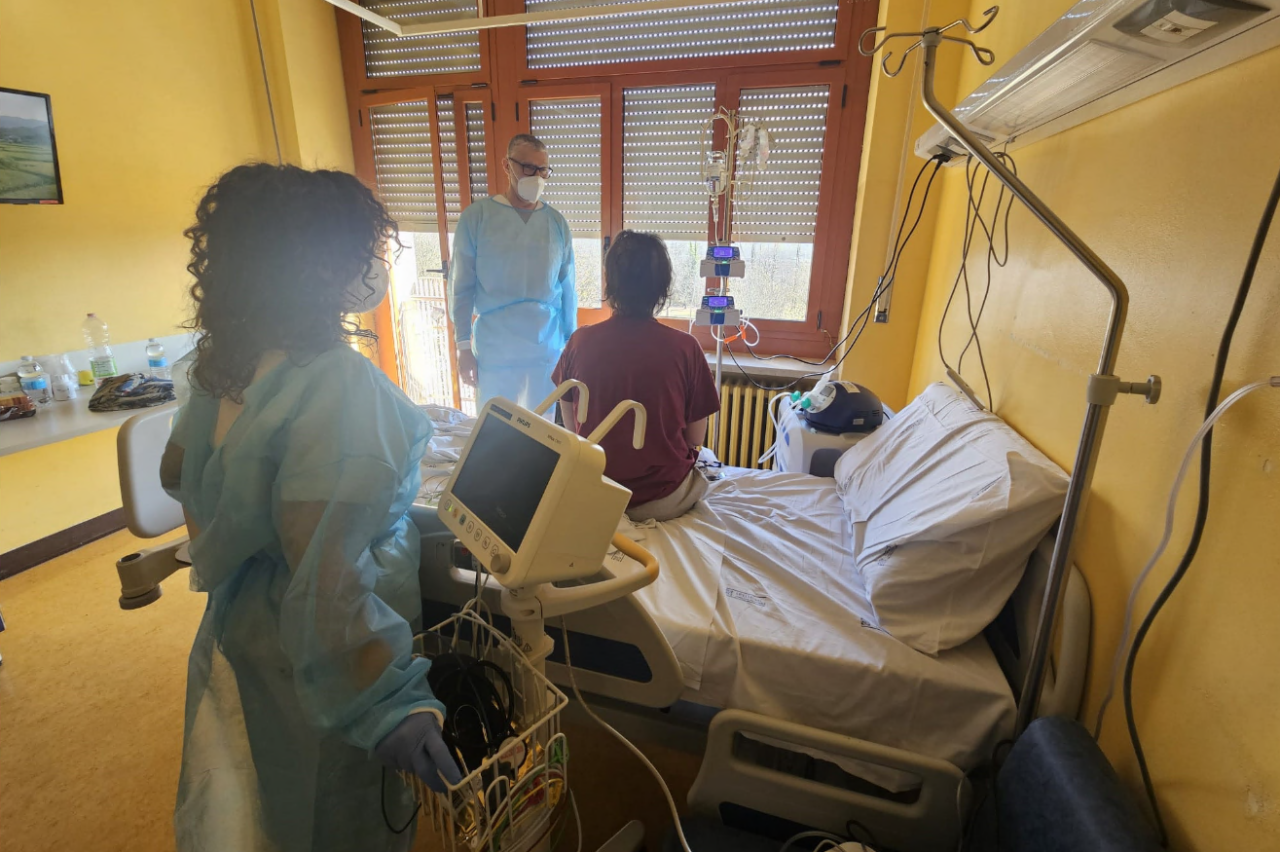 Intervento all’avanguardia a Orbassano: operata mentre ascolta la sua musica