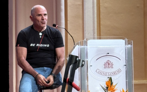 Da Sanremo all’Etna, se  la solidarietà monta in sella