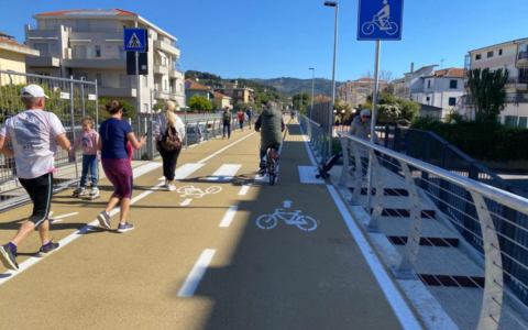 Si aggiungono chilometri alla ciclovia “Riviera dei Fiori” nel Ponente ligure