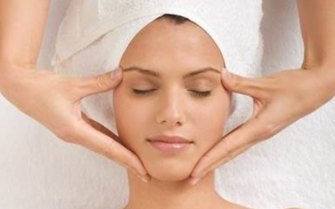 Medicina estetica: stimolare o rigenerare i tessuti?