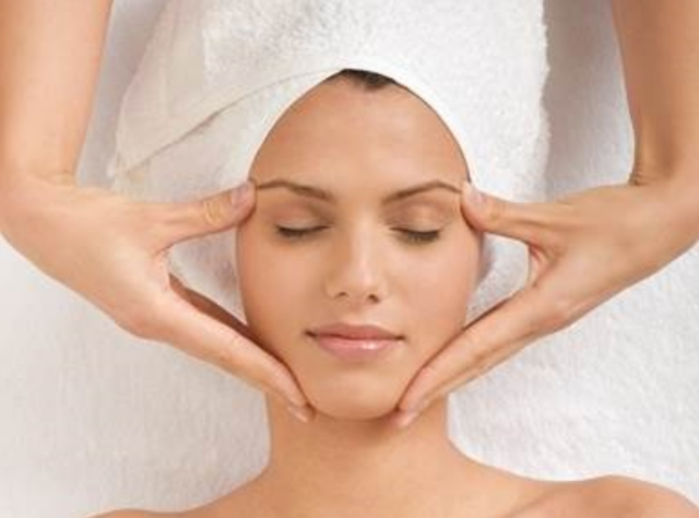 Medicina estetica: stimolare o rigenerare i tessuti?
