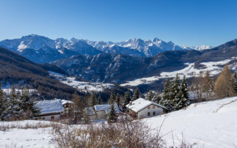 Valle d’Aosta in leggero calo: le donne sono più longeve