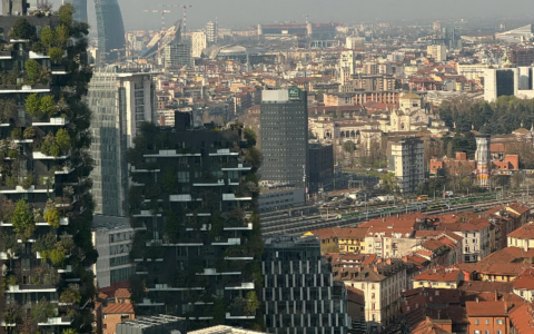 Sotto la Madonnina le case costano più che a Londra