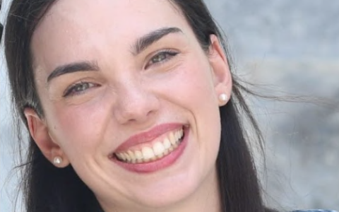 La pedagogista sociale: «I giovani vorrebbero acquistare ma non sempre possono»