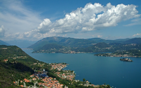 Case al lago: su quello di Orta il maggior incremento dei prezzi, sul Garda il record assoluto