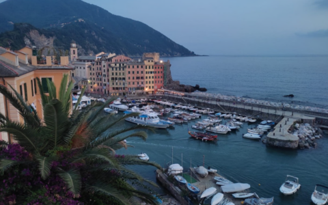 Quanto costa una casa al mare se c’è la Bandiera blu? L’analisi