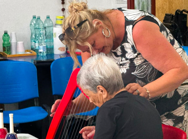 L’arpa che cura l’anima: il progetto di Eleonora Perolini è una vera e propria terapia musicale