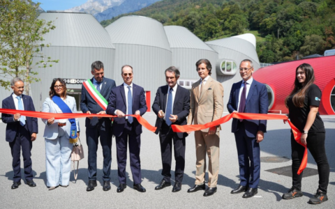 Moto Guzzi inaugura il nuovo stabilimento: innovazione, storia e legame col territorio