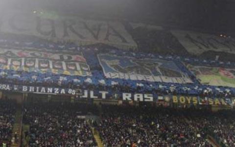 Il derby continua anche sugli spalti