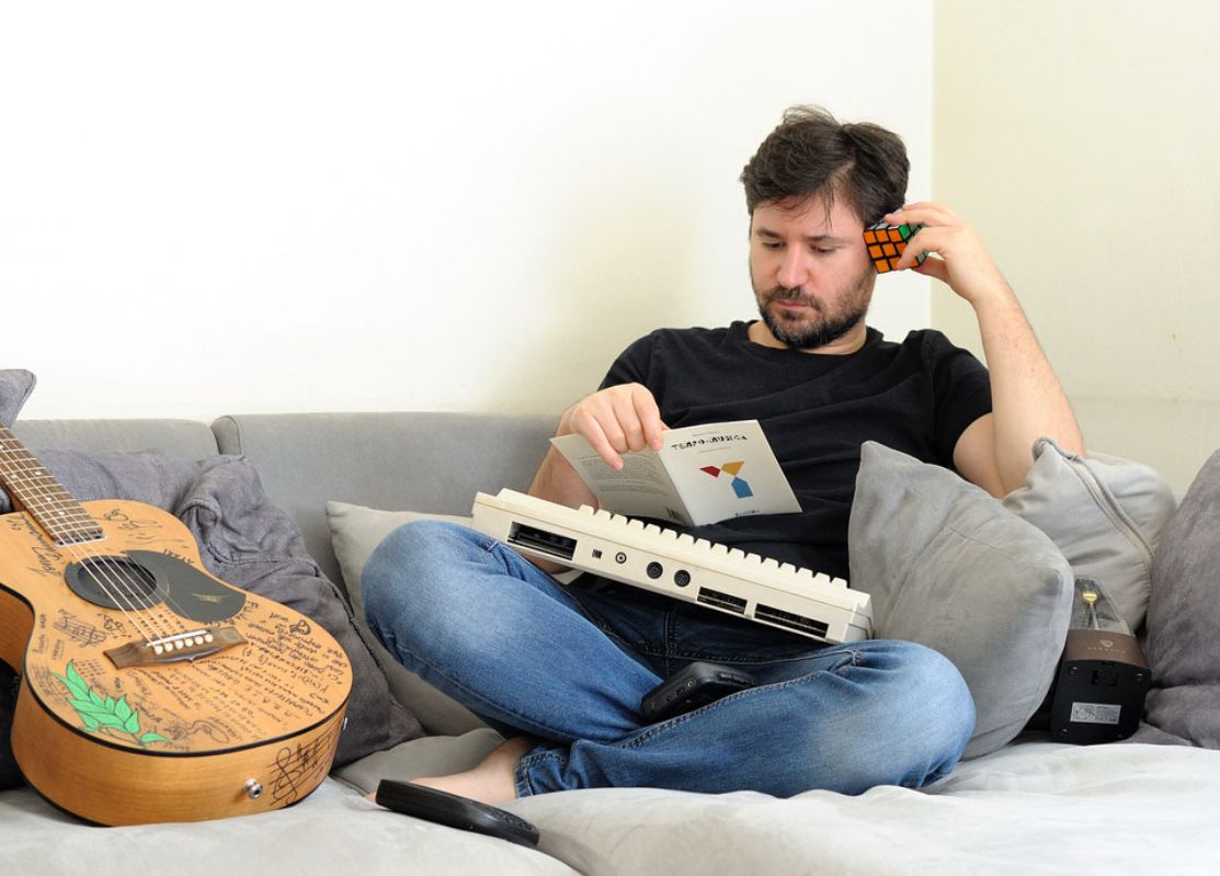 Renato Caruso: «Così metto la scienza in note»