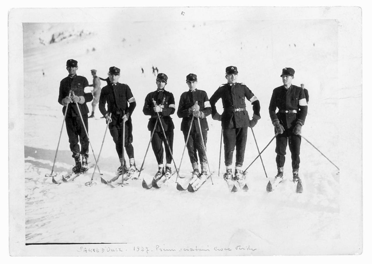 Squadra di montagna della Croce verde di Torino:  100 anni sulla neve e sempre al servizio degli altri